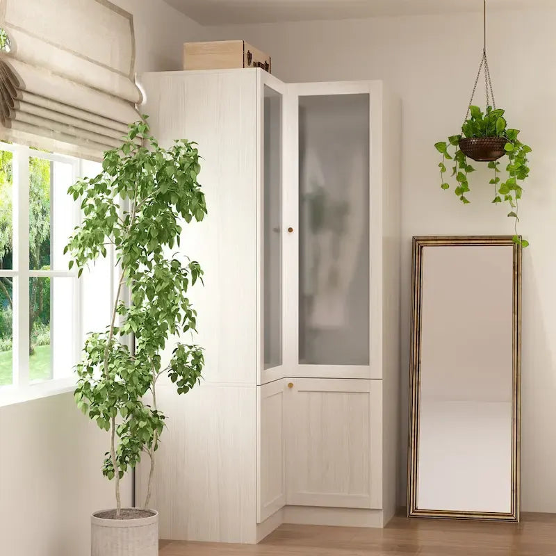 Grande armoire en verre dépoli : Options de rangement polyvalentes